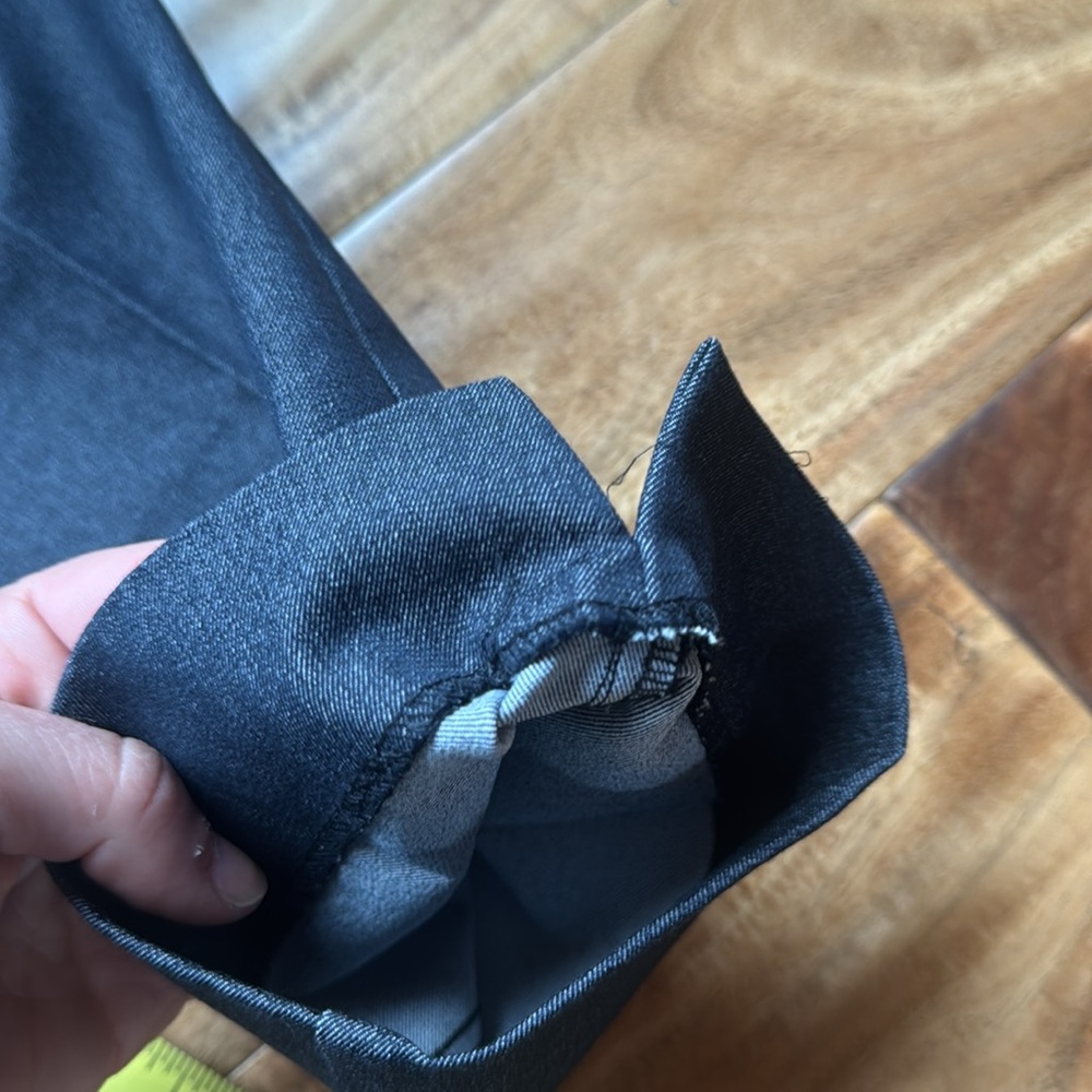 Chico’s Cropped Gray Trousers - Picture 7 of 8